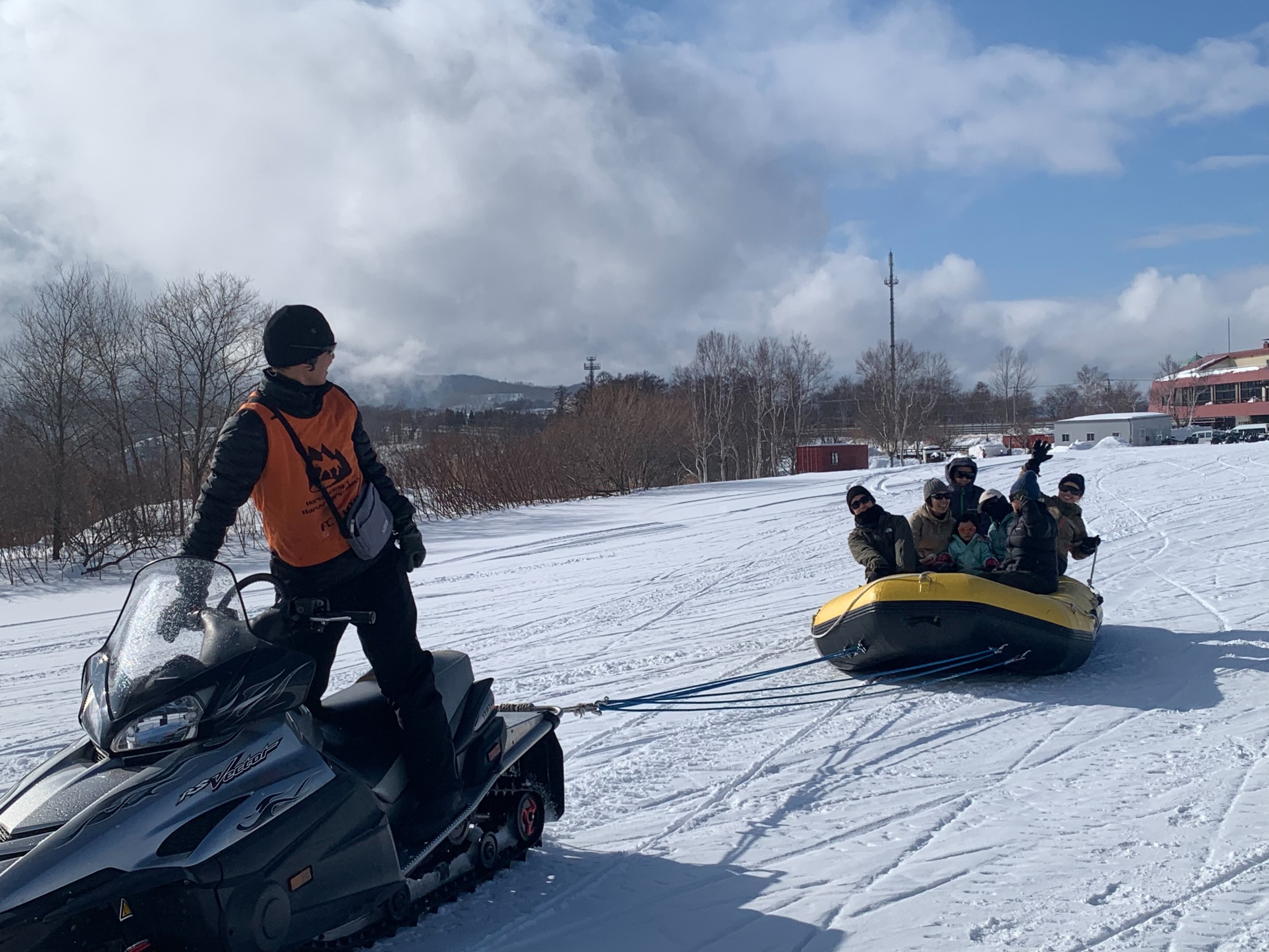 スノーモービル