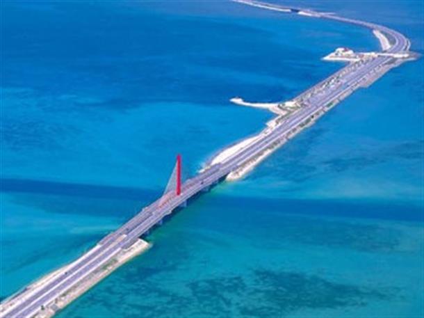 ドローン海中道路