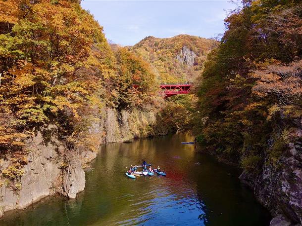 絶景の渓谷クルージング