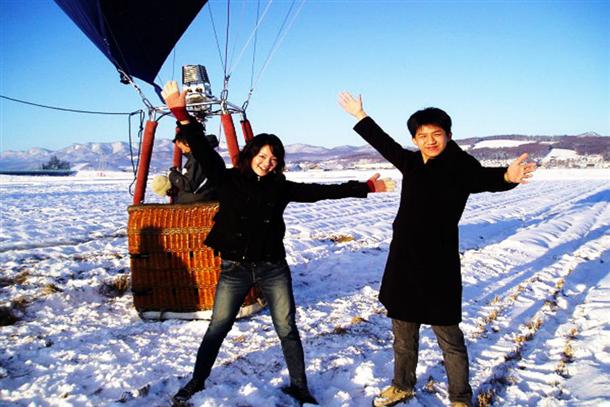 さぁ、気球に乗り込んで！