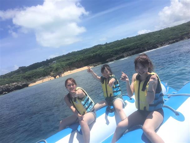 人気のバナナボートで出発♪