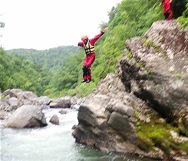 ラフティング以外の川遊び体験も♪