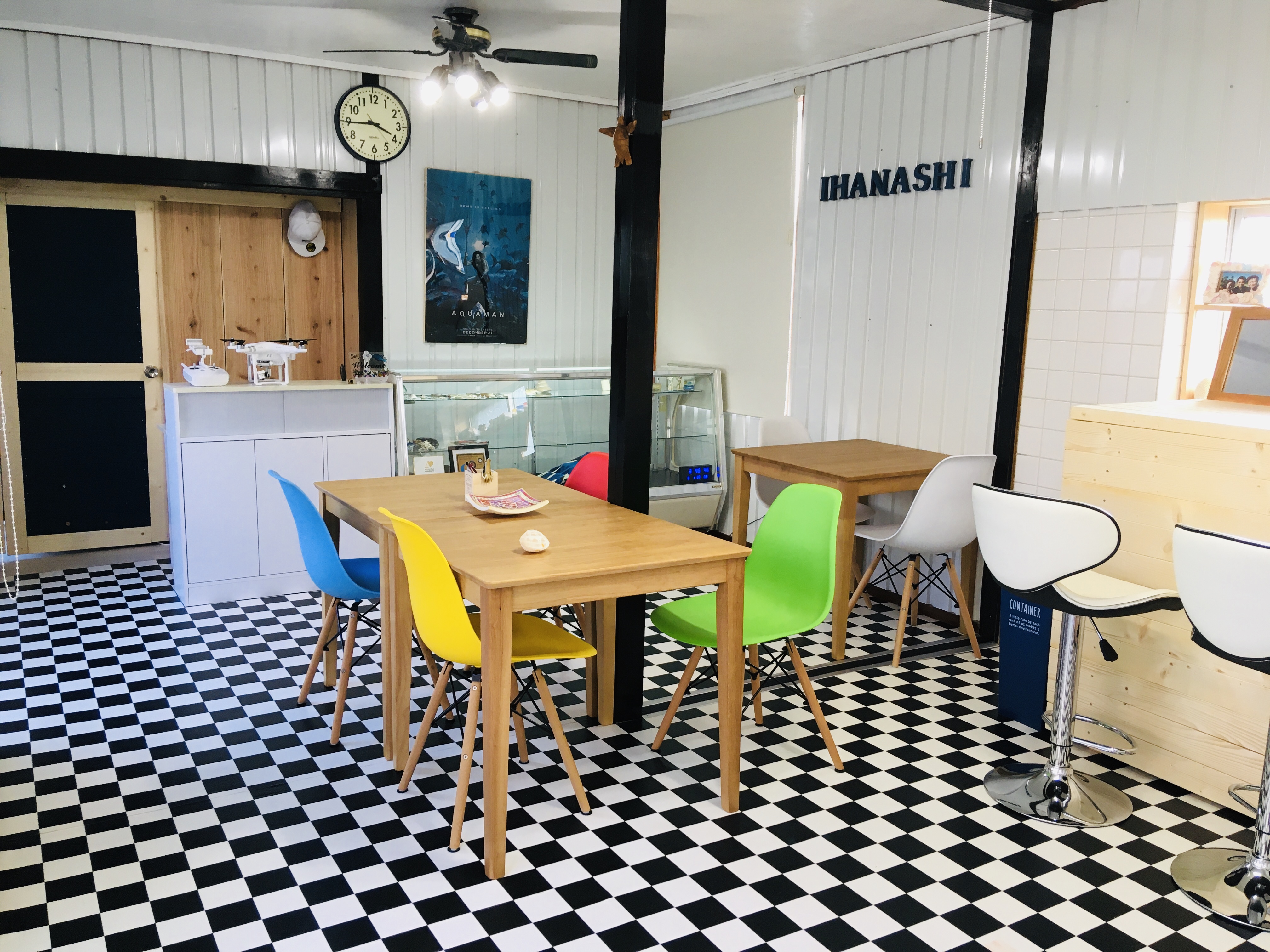 オシャレで清潔感のある店内