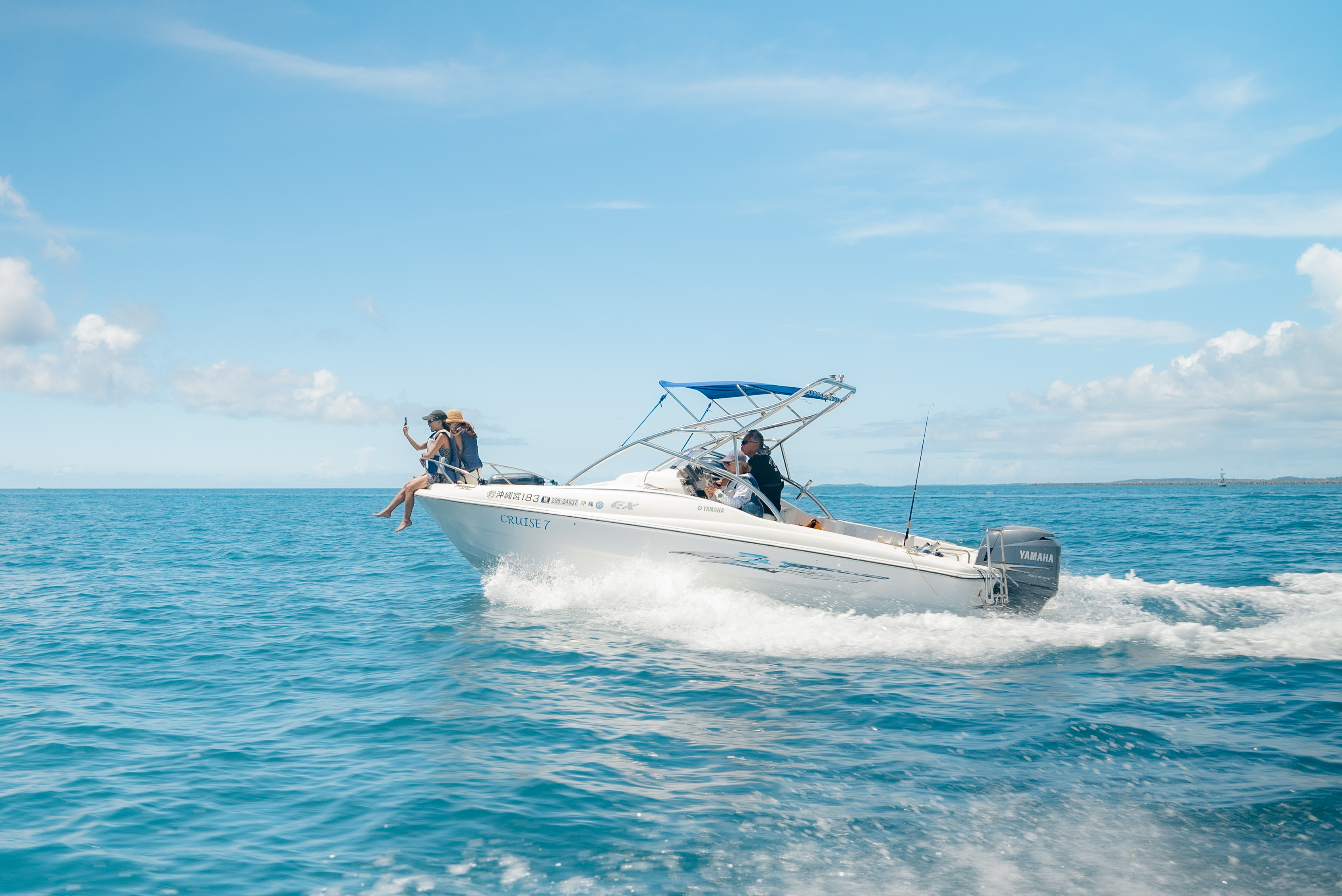 伊良部大橋をくぐり抜けてプチクルージング