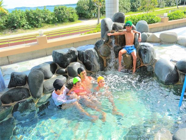 岩風呂でゆったり