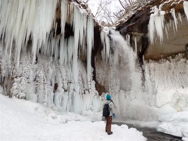 大迫力の巨大氷柱！