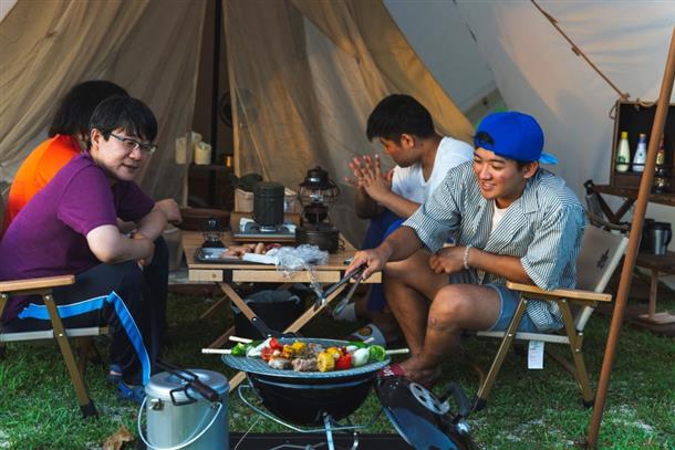 夕食に食材を持ち寄ってBBQはいかが？