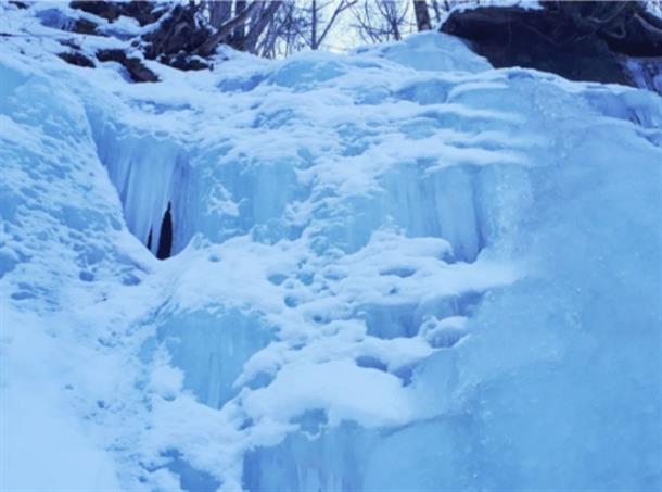 ダイナミックな氷瀑です！