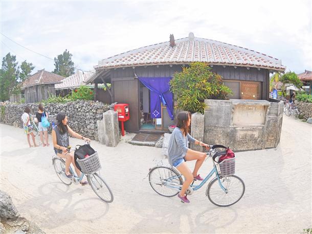 自転車で竹富島を散策♪
