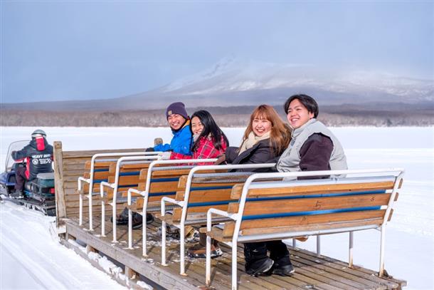 爽快！氷上そりツアー！