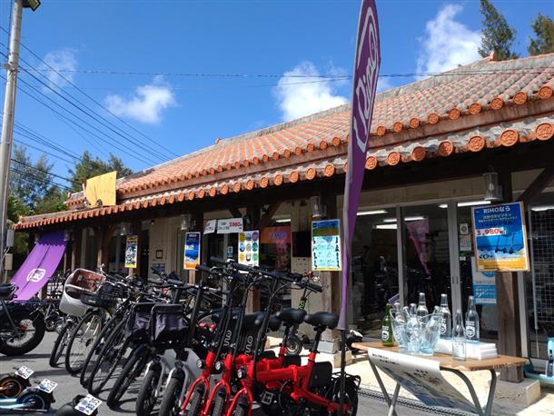 恩納村本店は赤瓦が目印♪