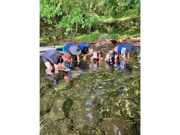 湖の透明度と豊かな森林を楽しむ♪