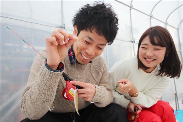 北海道の氷上ワカサギ釣り体験へ行こう！