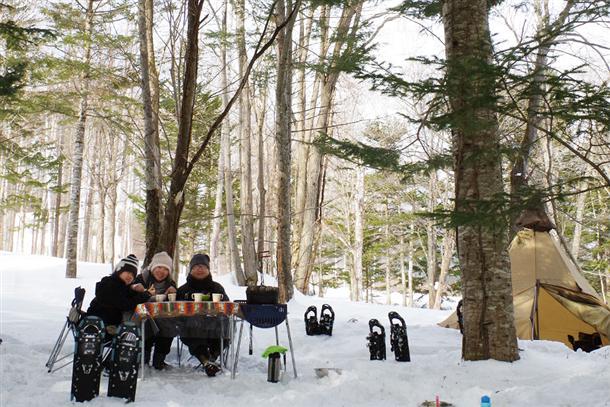 晴れた日は森を眺めながらデザートタイム♪