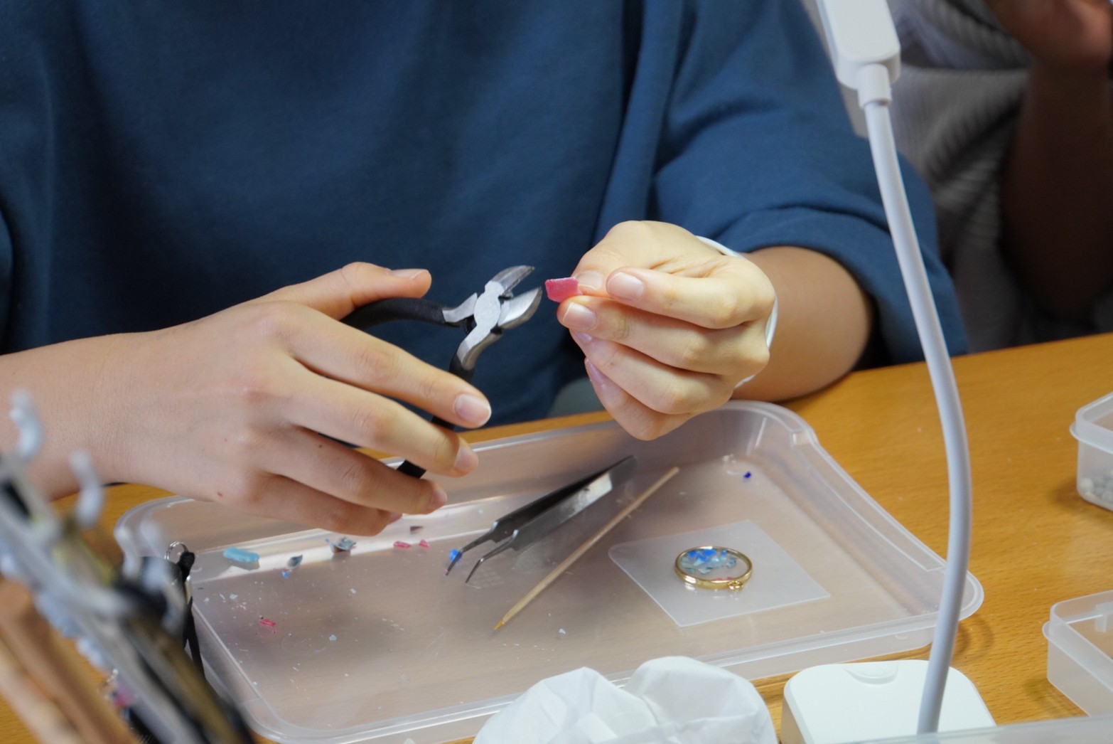 好きな形にプラスチックを加工します
