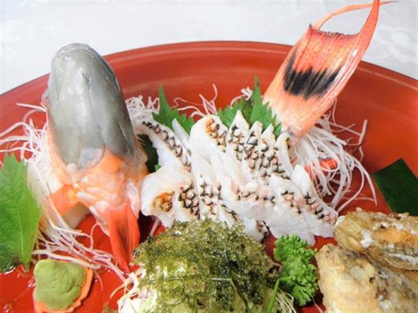 釣ったお魚は近くの食堂で食べれます！