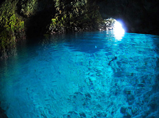 青の洞窟