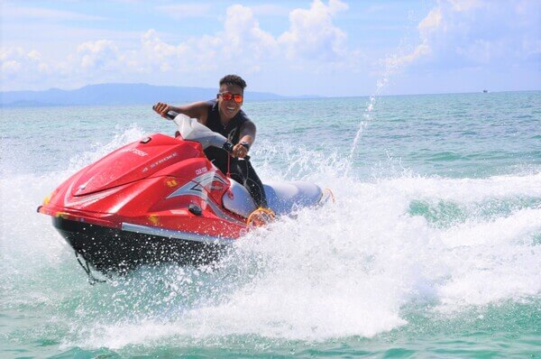 ジェットスキー(水上バイク)