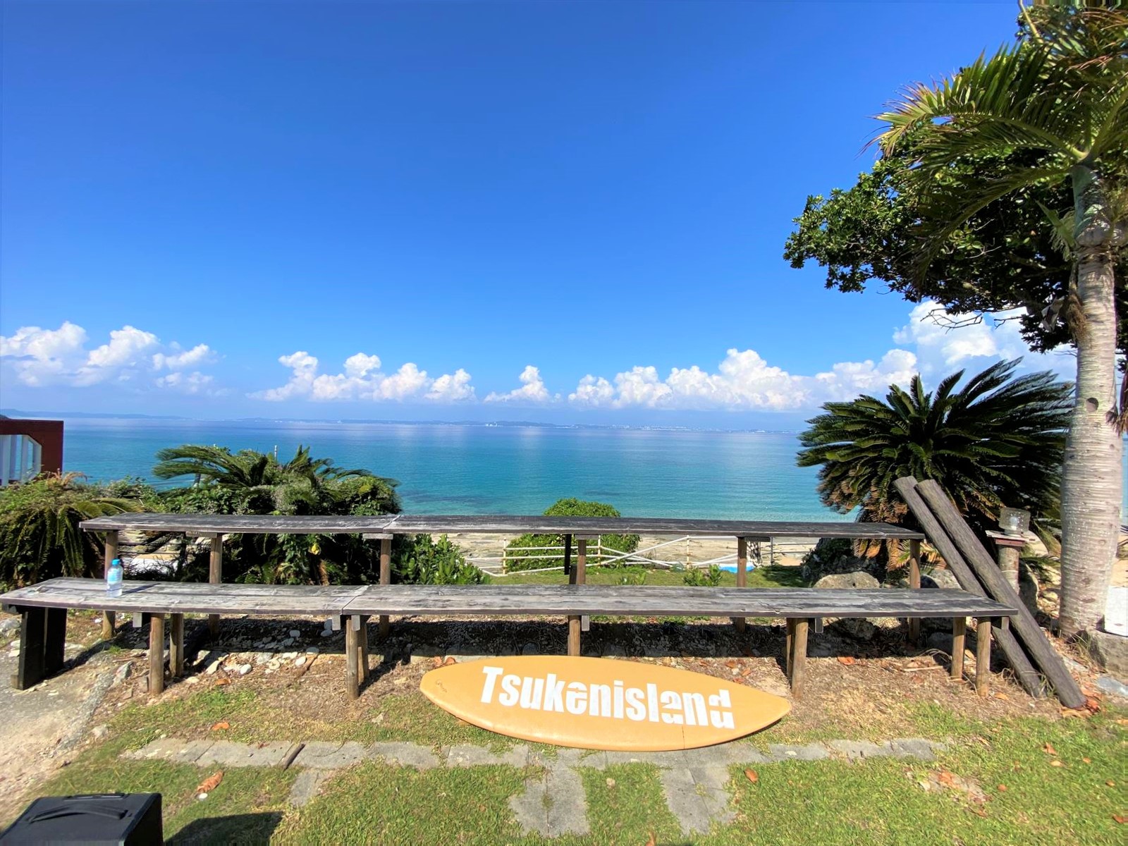 津堅島・1泊2日＞沖縄本島から高速船で15分の離島でのんびりステイ
