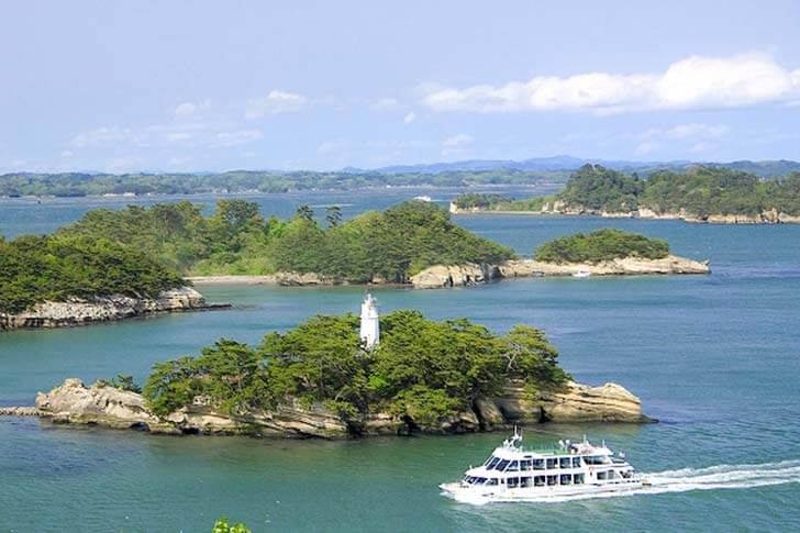 松島湾を周遊する遊覧船［画像提供：（一社）松島観光協会］