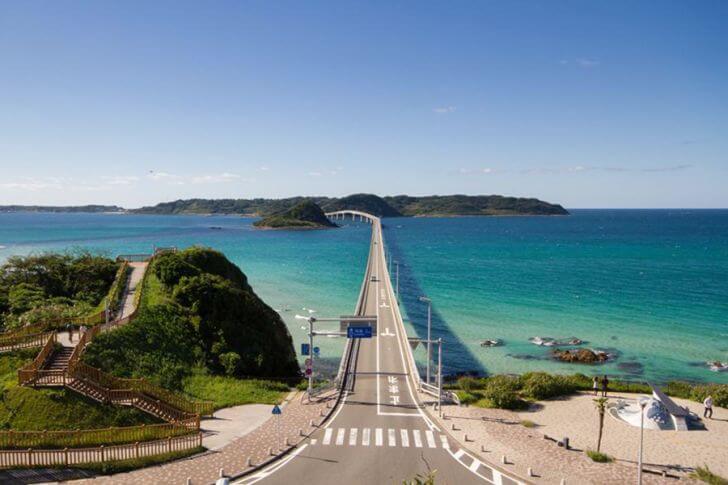 いまや山口県を代表する観光スポット、角島大橋。