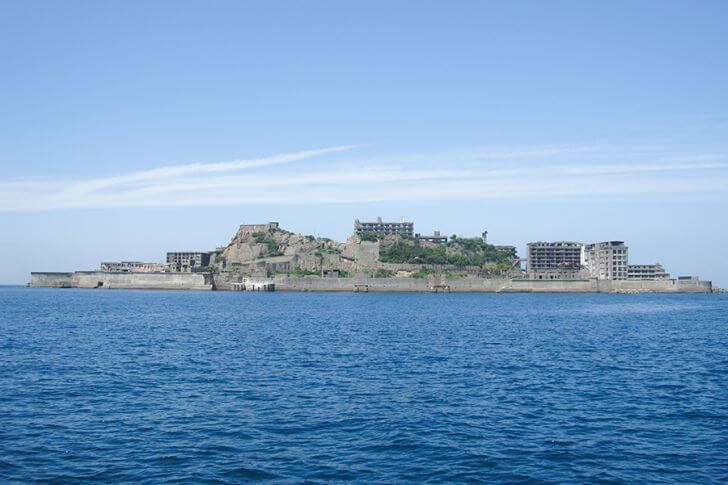 島の全景はぜひ撮影を。島のまわりを1周する会社もあります。