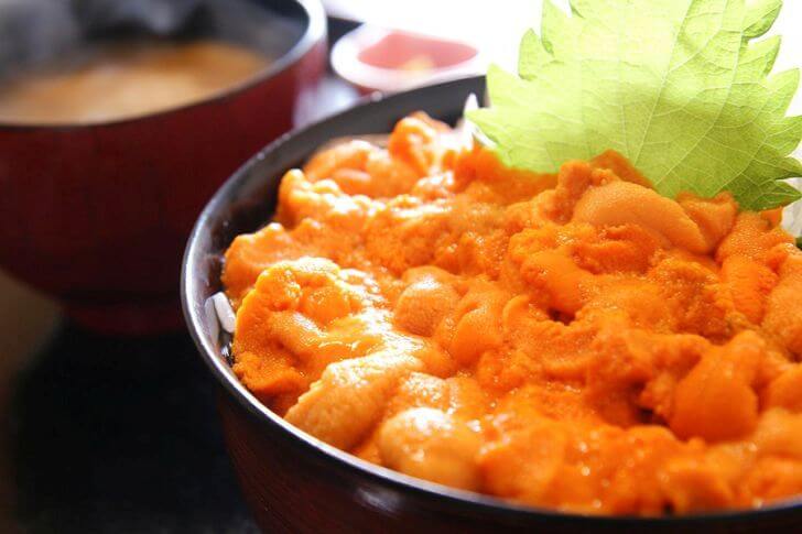 現地でしか食べられない！ 夏の積丹で濃厚ウニを味わう