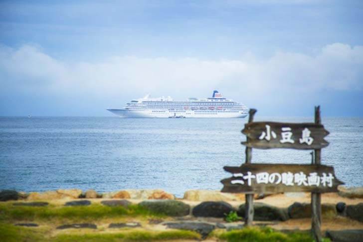 オリーブの島で、瀬戸内海の絶景を楽しむ