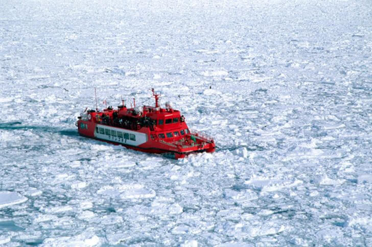 厳寒が作り出す北の絶景！オホーツク流氷クルーズ