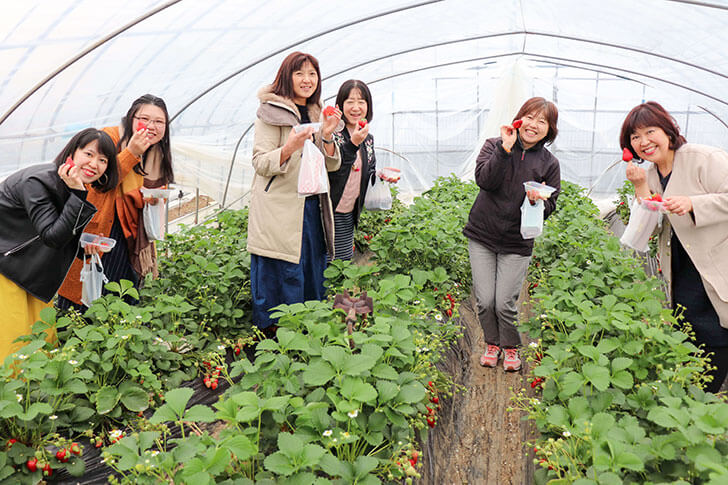 「深作農園」でイチゴ狩り