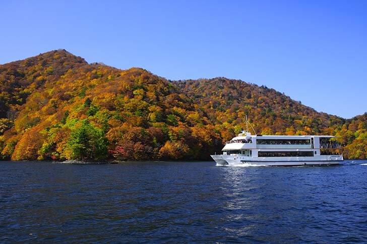 秋色の日光を優雅に楽しむ！中禅寺湖クルーズ