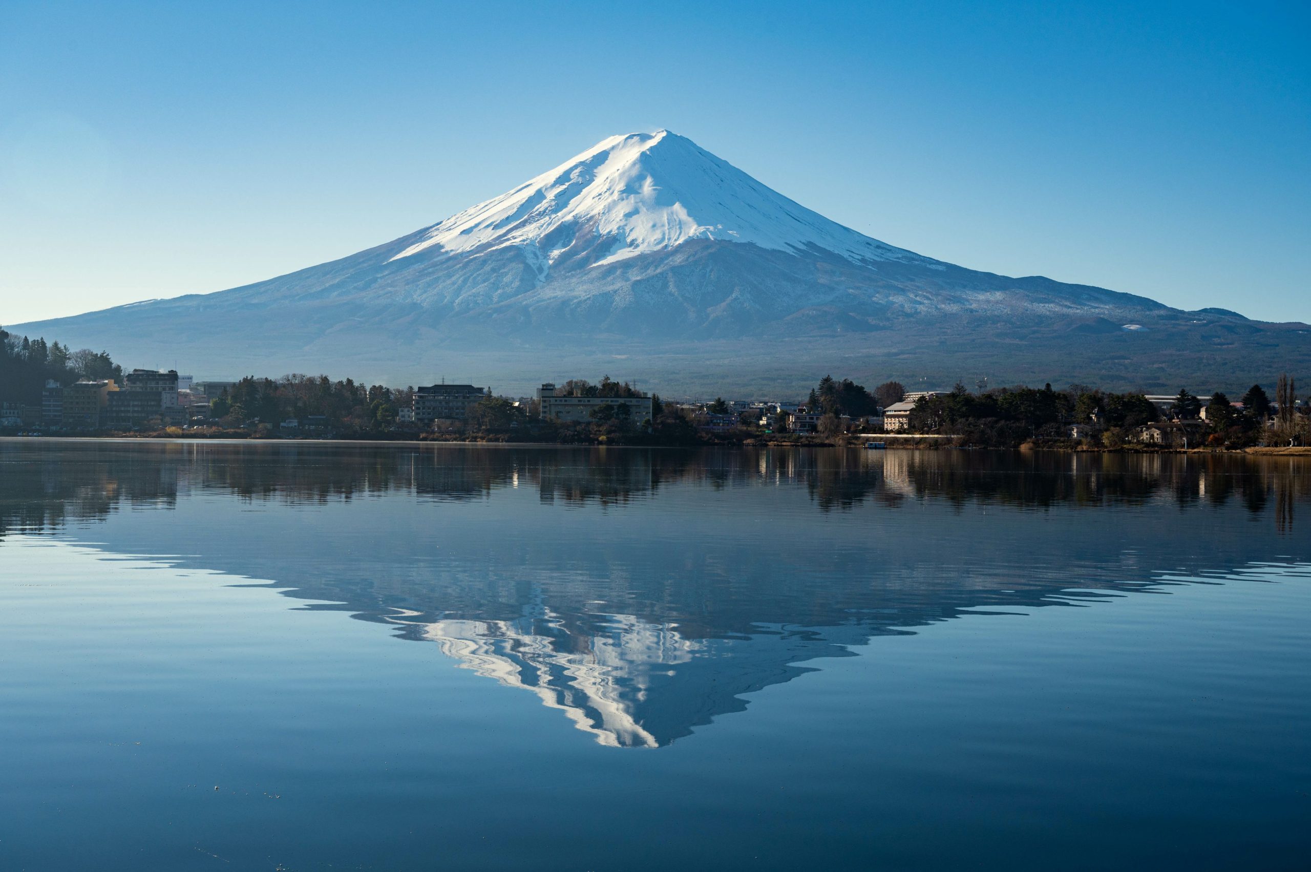 河口湖と富士山