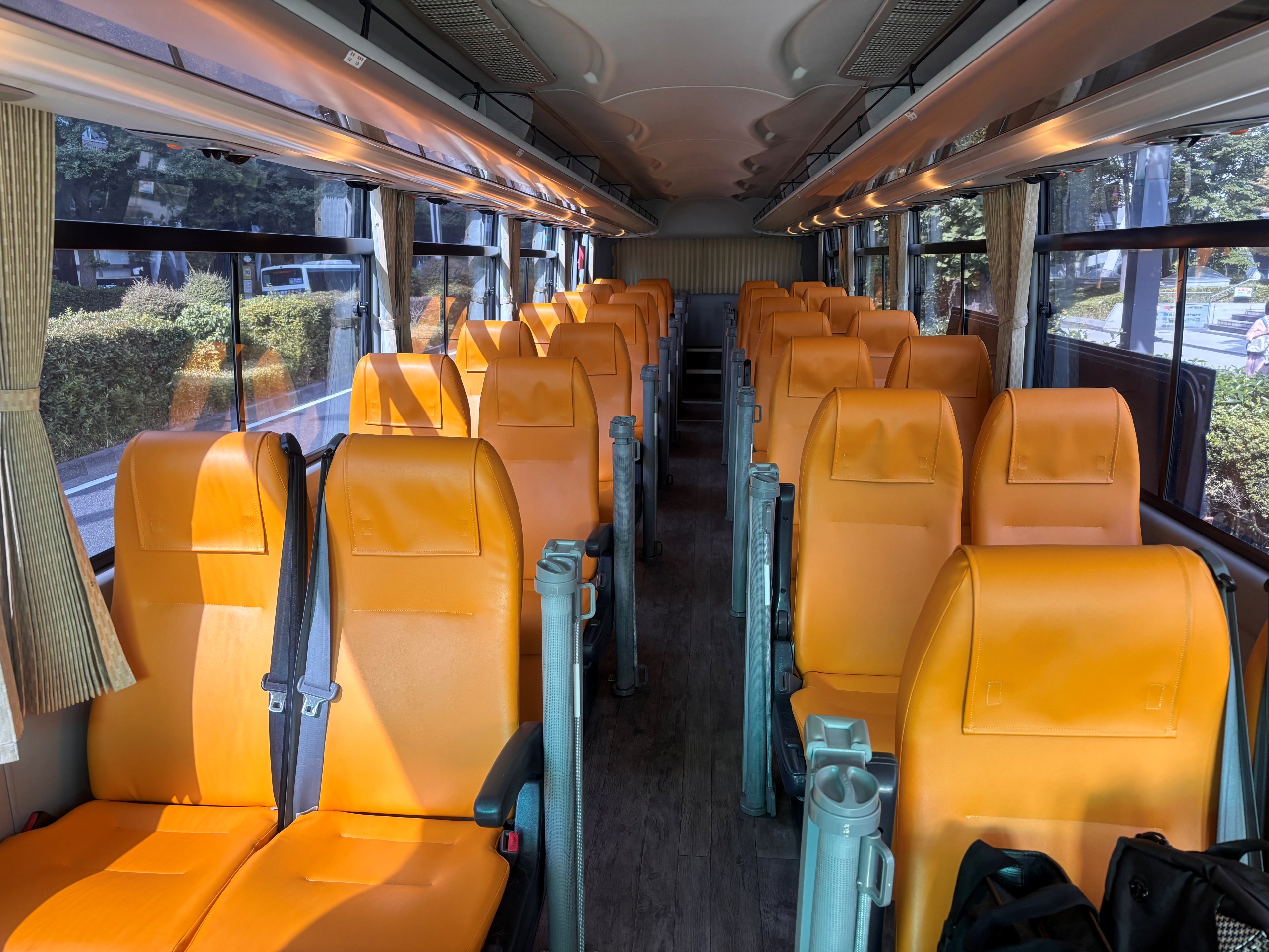ワンちゃん専用バスの車内