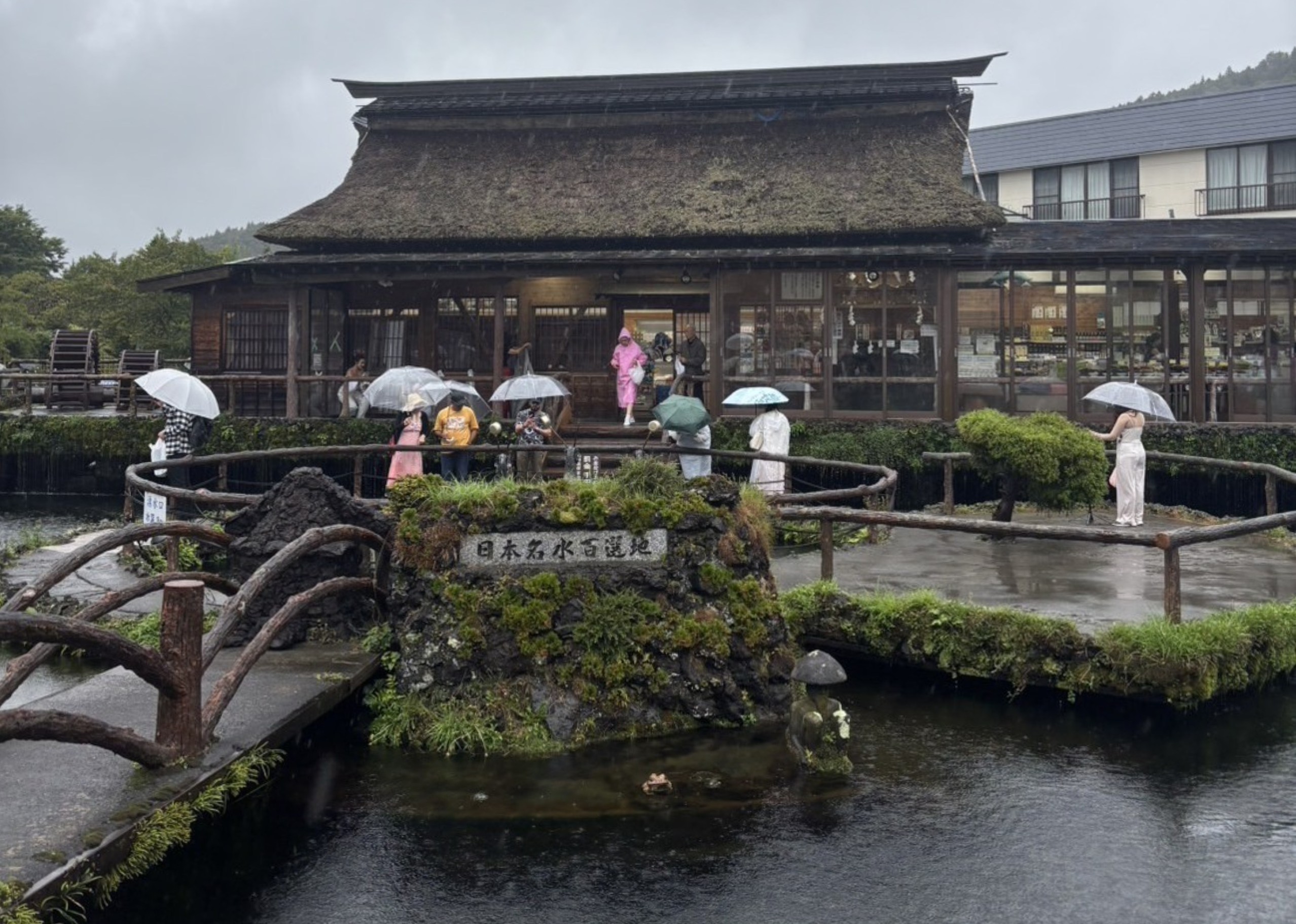 雨の日の忍野八海