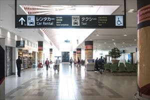 2.送迎バス乗り場に行くためのエスカレーターは2か所しかありません。