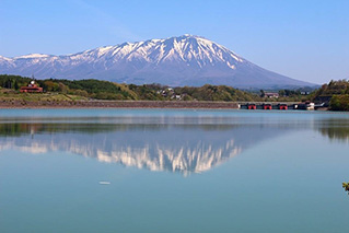 雫石駅外観写真