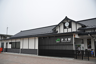 渋川駅外観写真