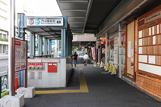 門前仲町駅外観写真