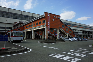 浦佐駅外観写真