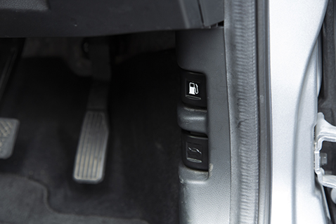 ガソリンレバーの位置