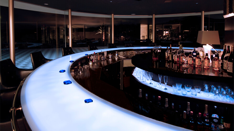 オリエンタルヒルズ沖縄のバー「てぃんがーら」