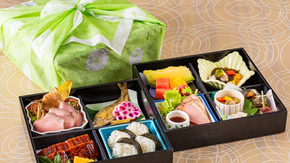 部屋食はお重スタイル