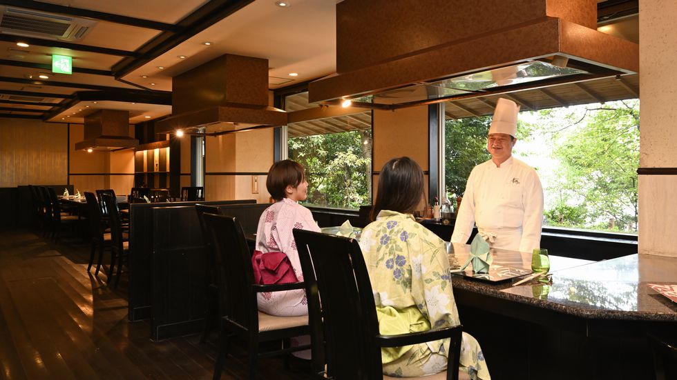 鉄板で仕上げる「洋食膳」と心落ち着く「和食膳」から選ぶ朝食