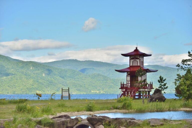浮見堂公園｜洞爺湖ののどかな波打ち際を散歩気分で歩こう