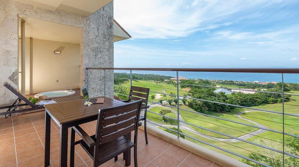 カヌチャリゾート_パームタワーズ