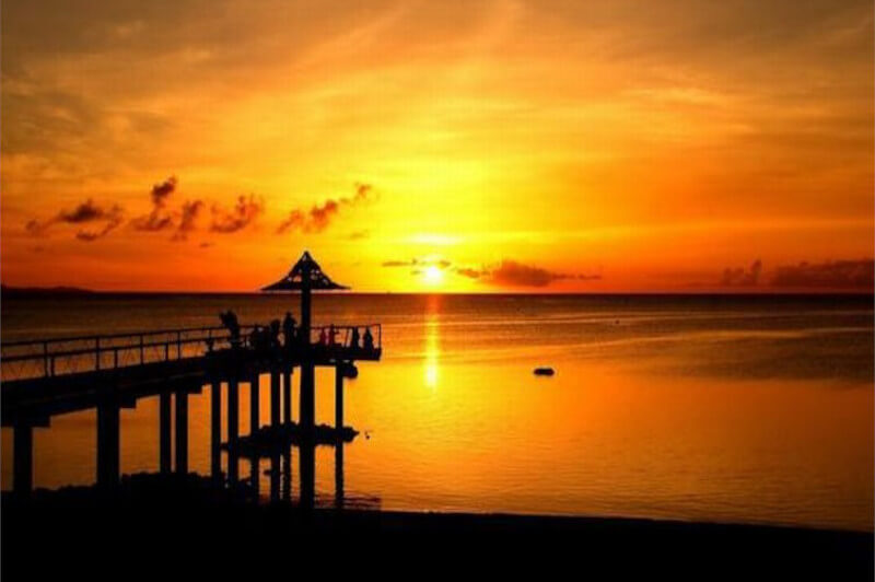 夕日の絶景スポットフサキビーチ