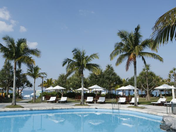 ビーチサイドプール