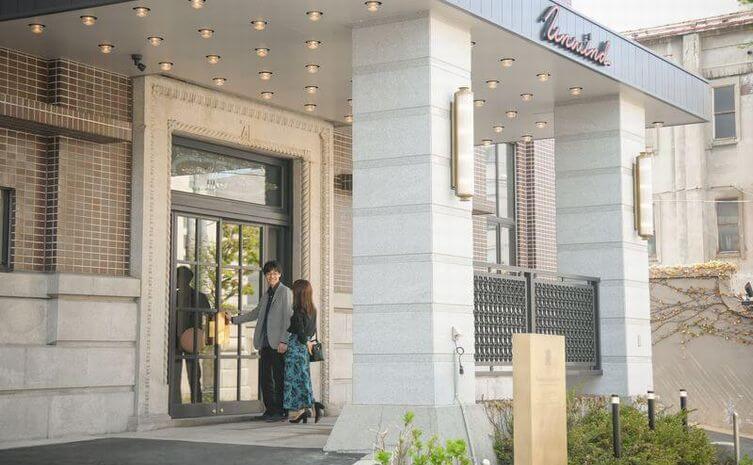 アンワインド_玄関