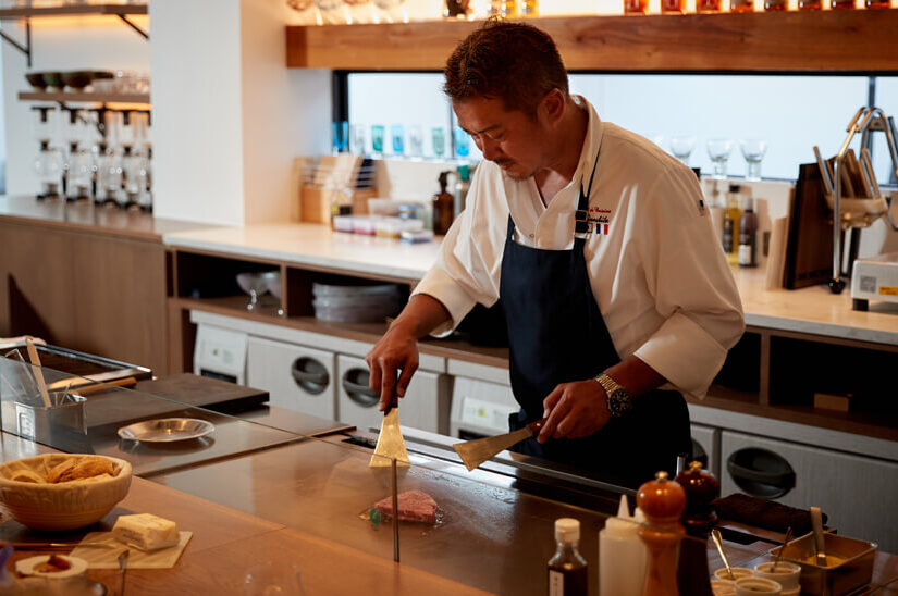 メディアで話題の人気オーナーシェフによるライブ感あふれる美食のコース