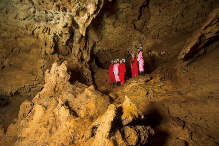 松田鍾乳洞探検｜宜野座村（ぎのざそん）でリアルアドベンチャー体験！